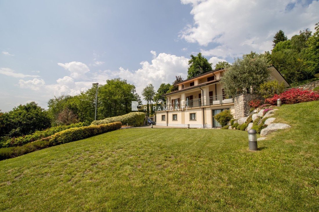 Villa in Ello, Lombardy, Italy 2 - 15821730