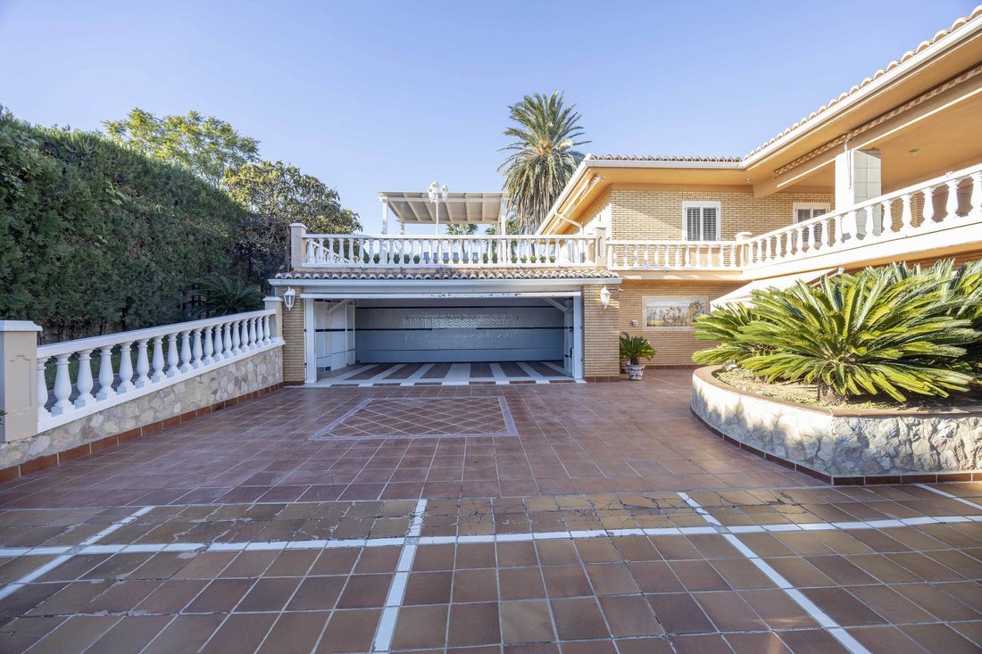 Villa in Picassent, Valencian Community, Spain 1 - 16988401