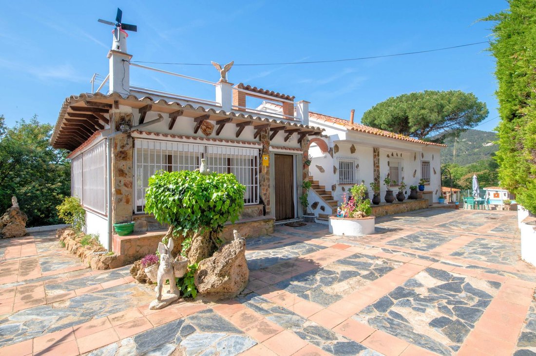 Villa in Sant Feliu de Guixols, Catalonia, Spain 2 - 17771947