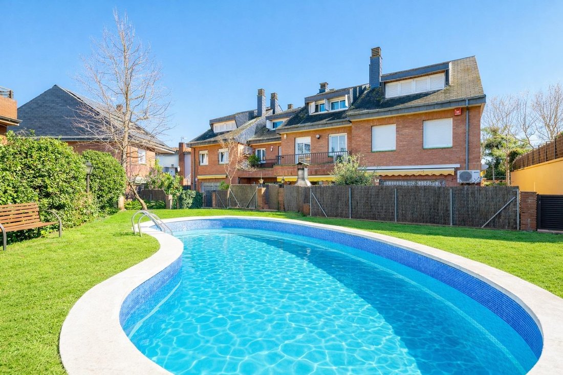 Villa in Sant Cugat del Valles, Catalonia, Spain 3 - 17351678
