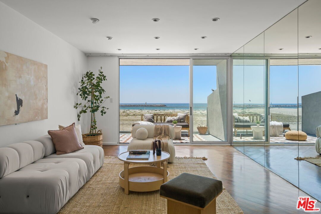 Condo in Marina del Rey, California, United States 2 - 17800777
