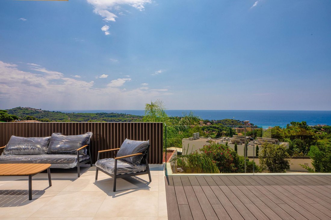 Villa in Lloret de Mar, Catalonia, Spain 1 - 16988812