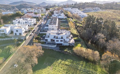 Villa in Mendebaldea, Donostia-San Sebastian, Spain 1