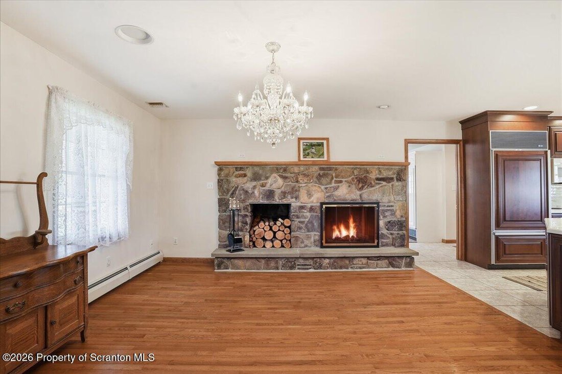 House in Lake Ariel, Pennsylvania, United States 3 - 17800505