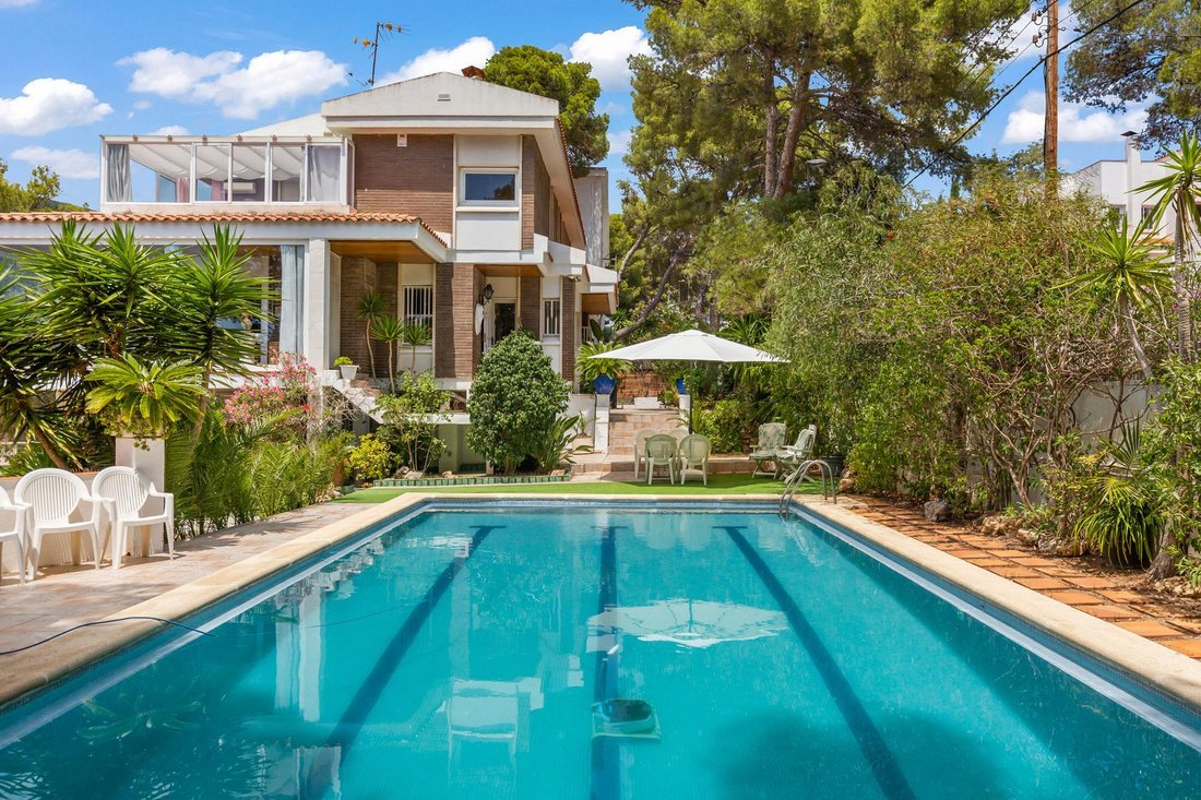 Villa in Castelldefels, Catalonia, Spain 1 - 16988002