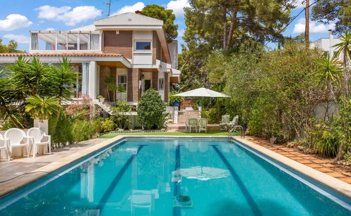Villa in Castelldefels, Catalonia, Spain 1