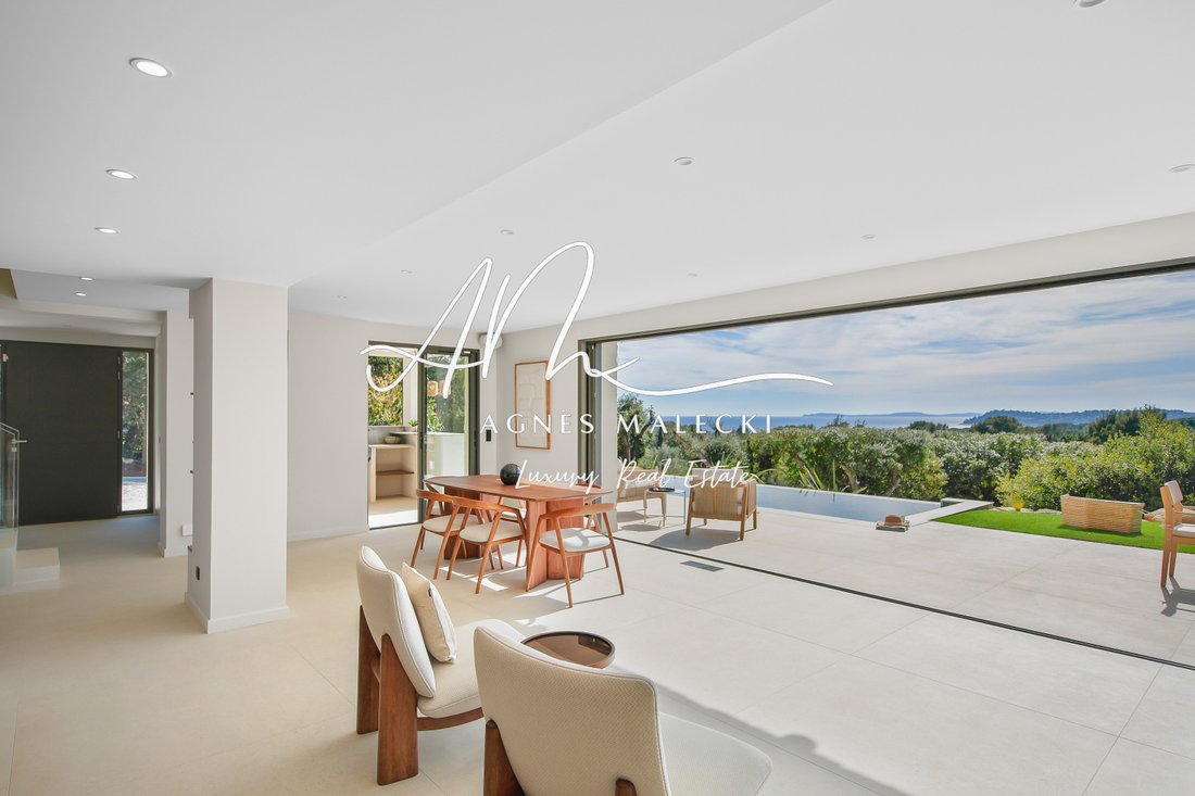 Estate in La Croix-Valmer, Provence-Alpes-Côte d'Azur, France 3 - 17451389