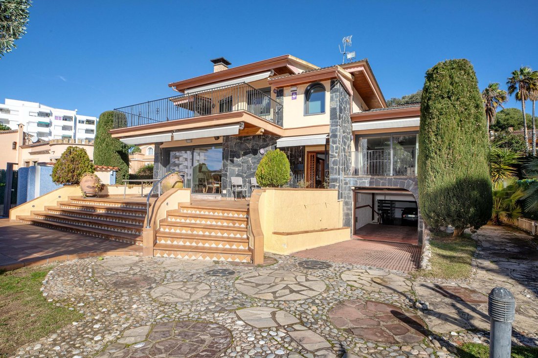 Villa in Lloret de Mar, Catalonia, Spain 4 - 17220333