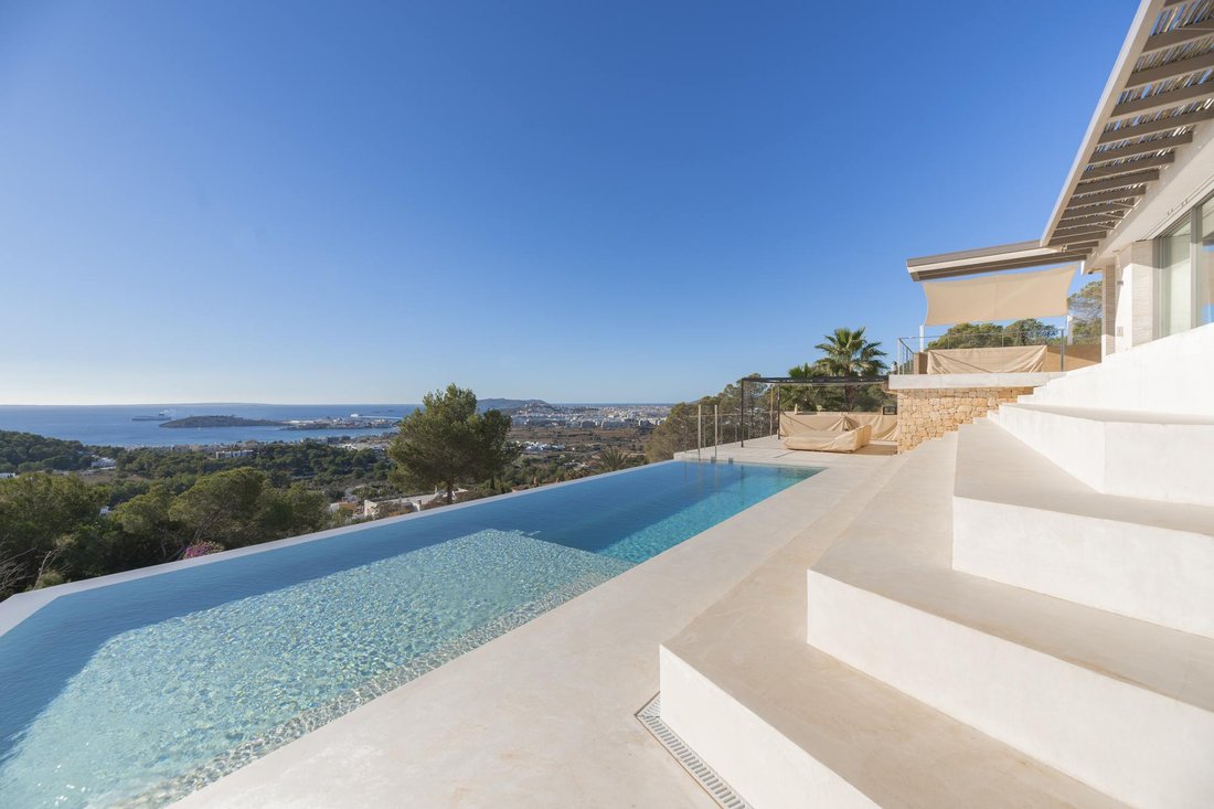 Villa in Jesus, Santa Eularia des Riu, Balearic Islands 3 - 16989358