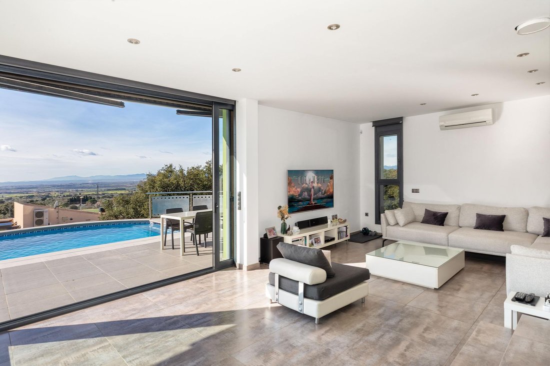 Villa in Palau-saverdera, Catalonia, Spain 5 - 17304165