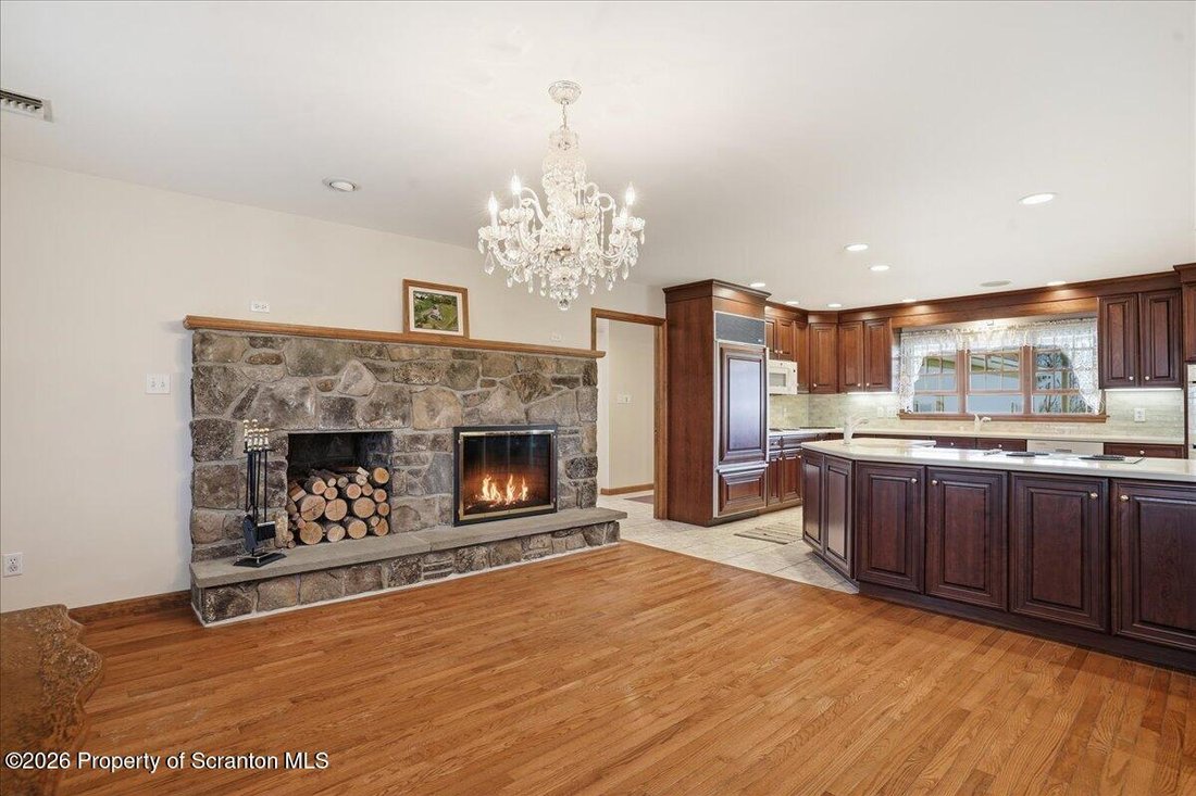 House in Lake Ariel, Pennsylvania, United States 4 - 17800505