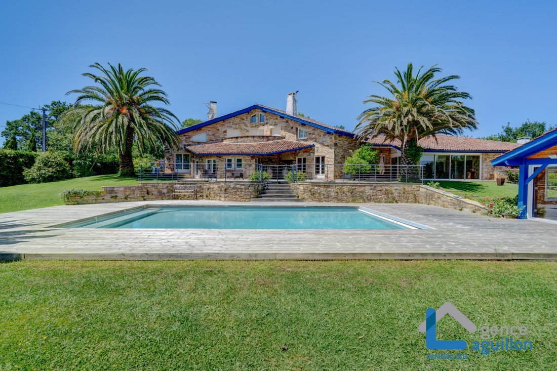 Villa in Mendi-Choko-Karrikatxar-Olhette, Urrugne, France 2 - 16474238
