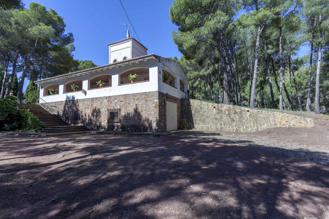 Villa in Naquera / Naquera, Valencian Community, Spain 2 - 16989271