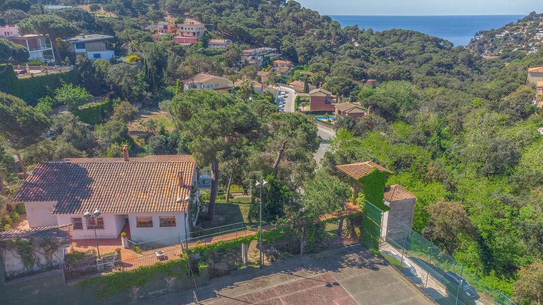 Villa in Lloret de Mar, Catalonia, Spain 4 - 16989599