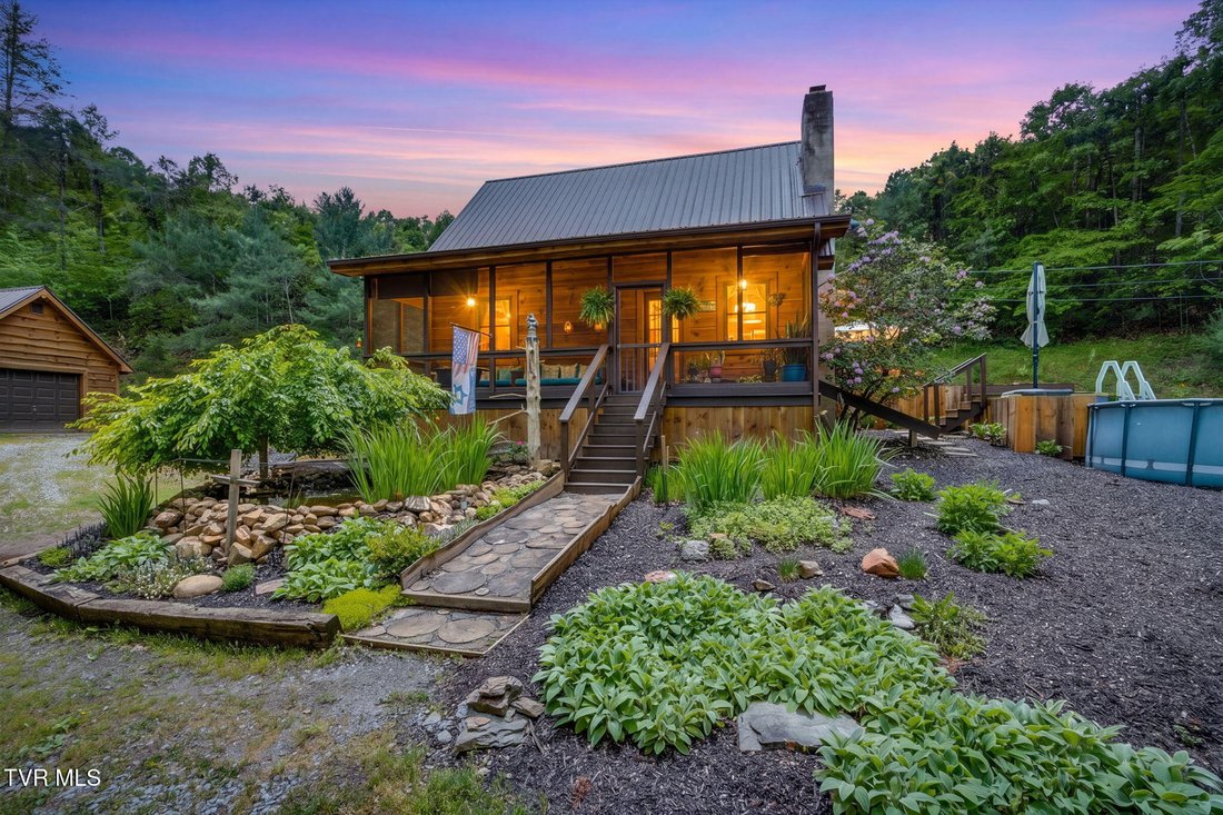 House in Bristol, Tennessee, United States 1 - 17795025