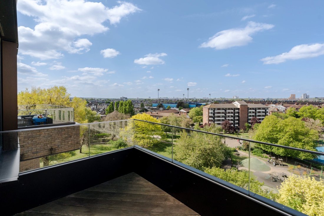 Apartment in White City, Hammersmith and Fulham, England 5 - 17796515