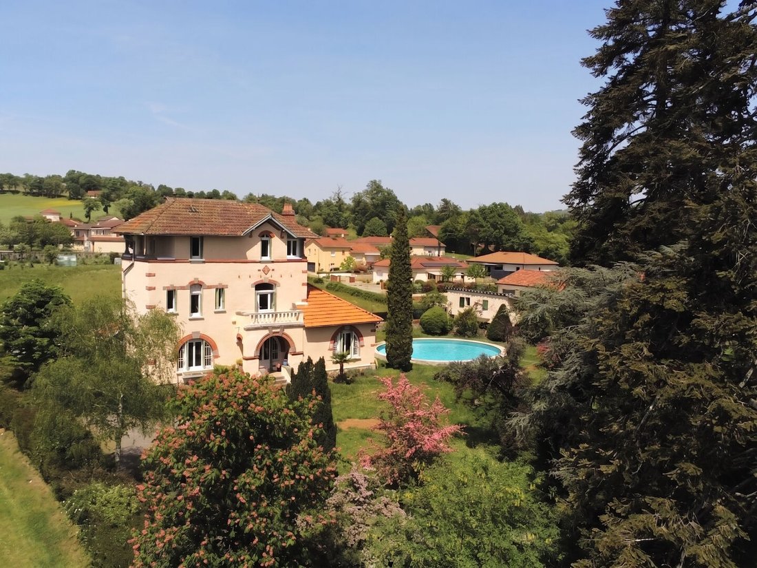 Maison à Maurs, Auvergne-Rhône-Alpes, France 2 - 17799270