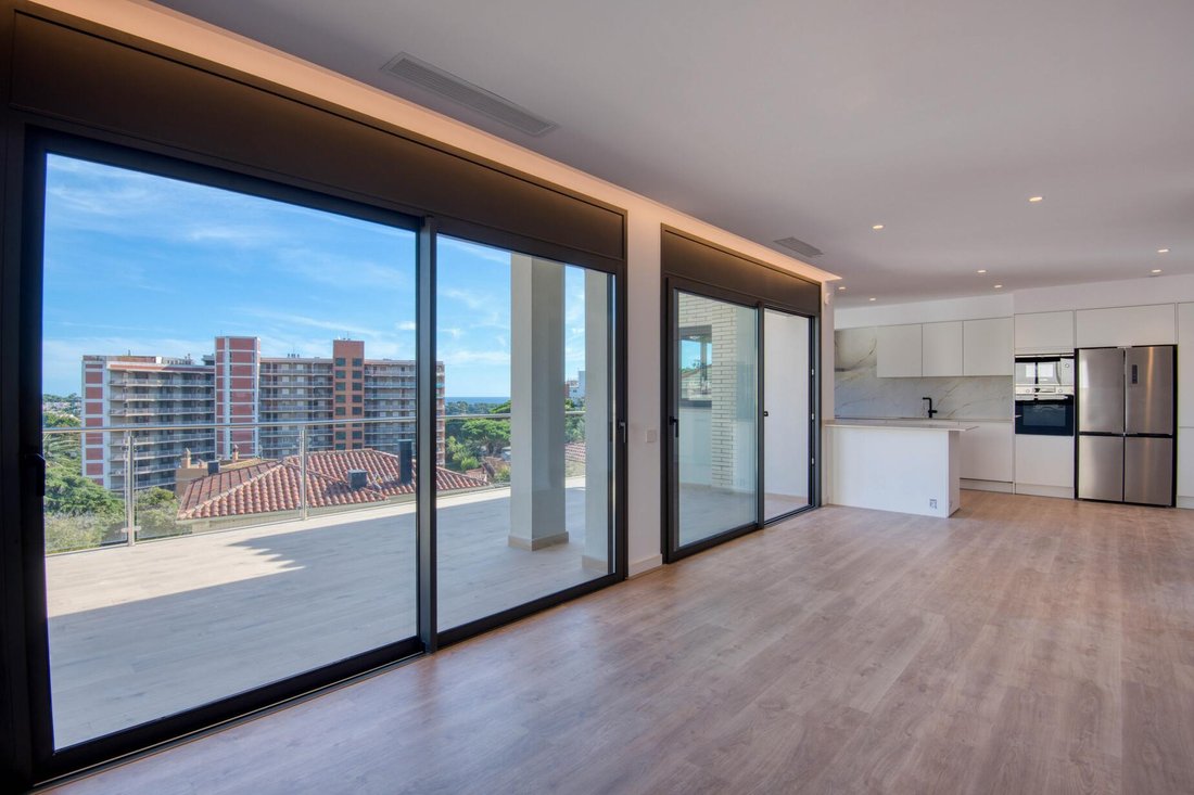 Villa in Sant Feliu de Guixols, Catalonia, Spain 3 - 16989636