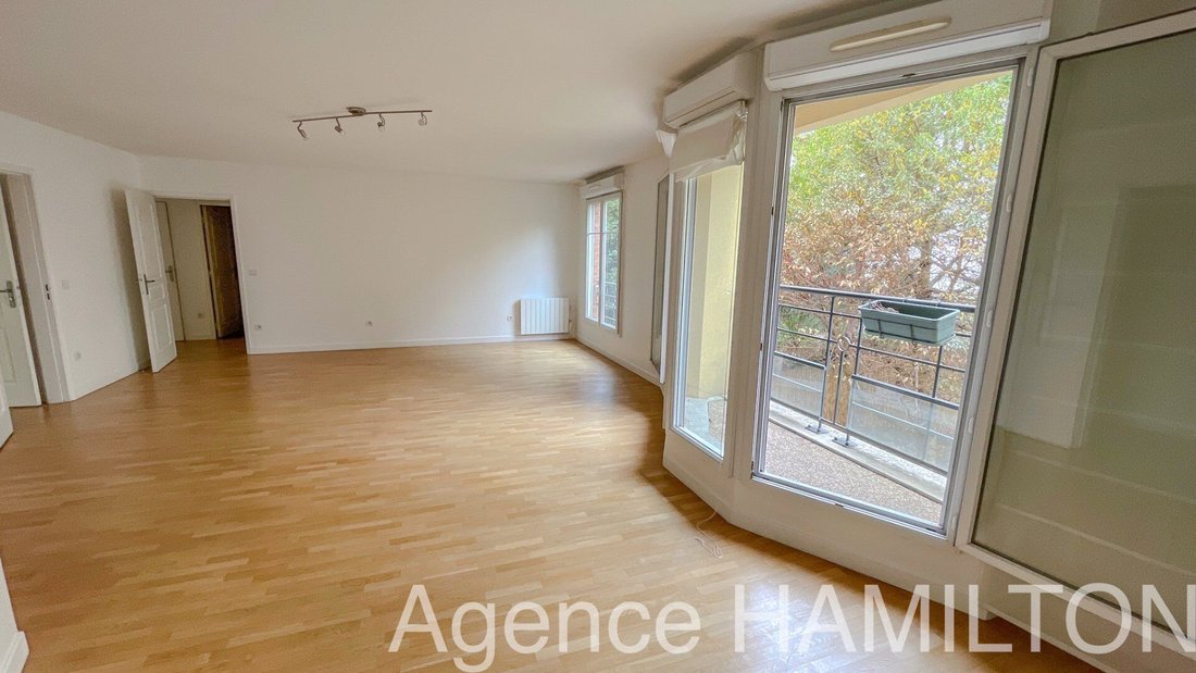 Apartment in Côte Saint Louis, Garches, France 5 - 17796782