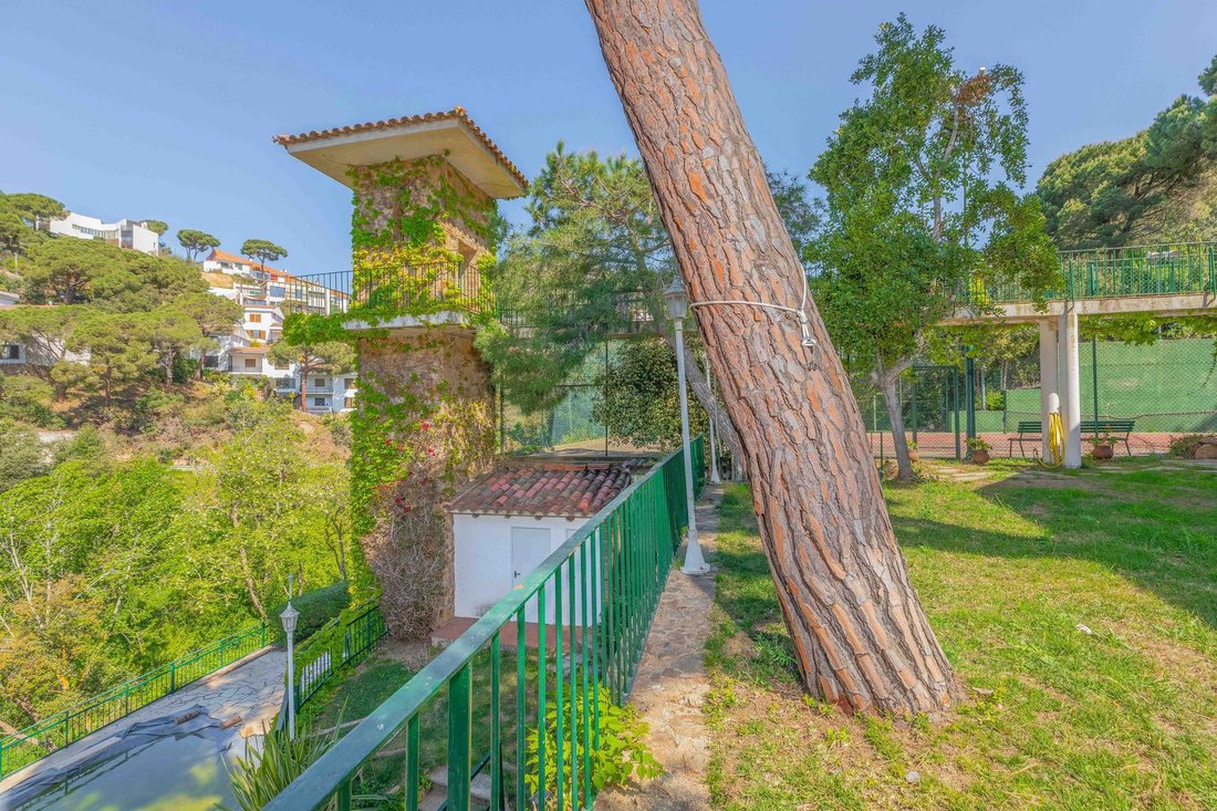 Villa in Lloret de Mar, Catalonia, Spain 3 - 16989599