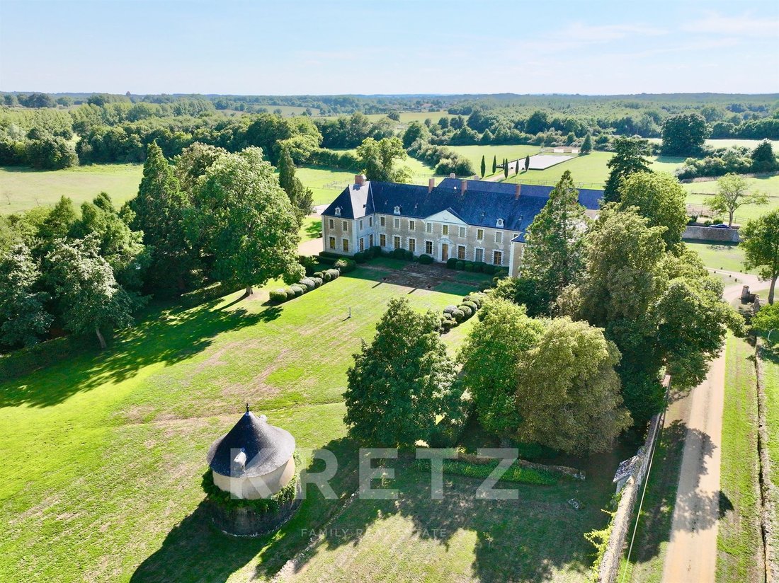 Castle in Zone d'Activité Tuileries-Hôpital, Solesmes, France 1 - 17800381