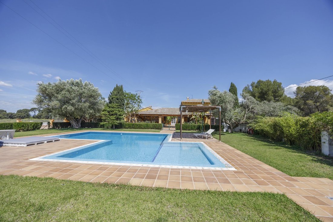 Farm Ranch in Betera, Valencian Community, Spain 1 - 16989015