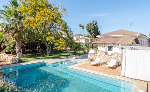 Villa in la Pobla de Vallbona, Valencian Community, Spain 1