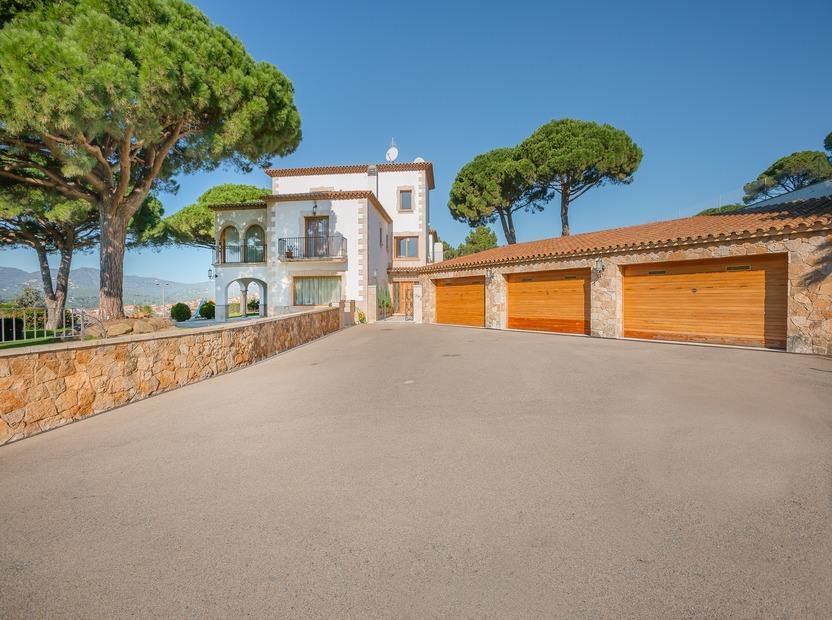 Villa in Sant Feliu de Guixols, Catalonia, Spain 3 - 16989789
