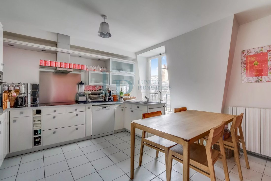 House in Paris 8e Arrondissement, Paris, France 4 - 17797078