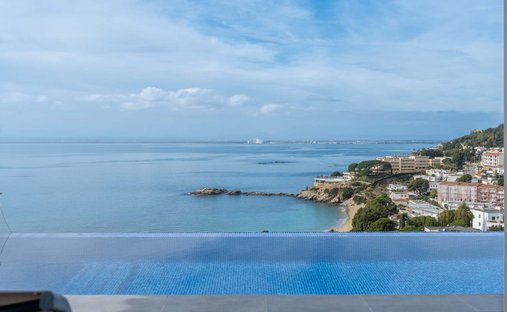 Villa in Roses, Catalonia, Spain 1