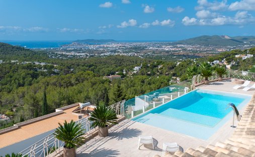 Villa in Can Furnet, Santa Eularia des Riu, Balearic Islands 1