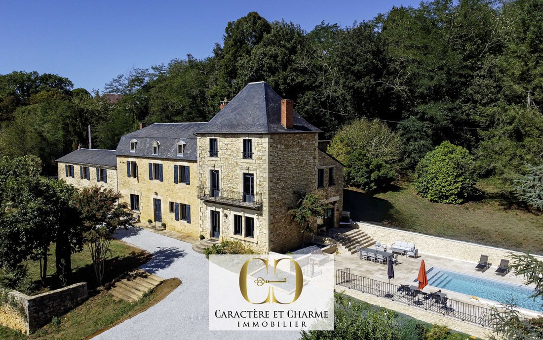 House in Sarlat-la-Canéda, Nouvelle-Aquitaine, France 1 - 17799419