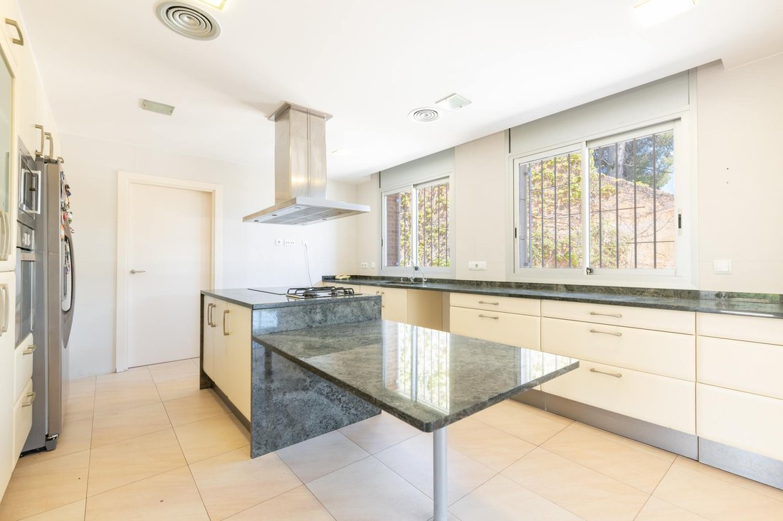 Villa in Castelldefels, Catalonia, Spain 3 - 16988166