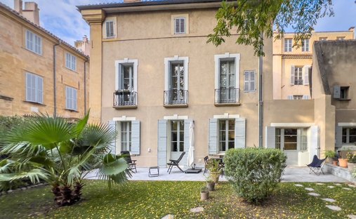 Apartment in Granettes-Jauberte-Sainte Anne, Aix-en-Provence, France 1