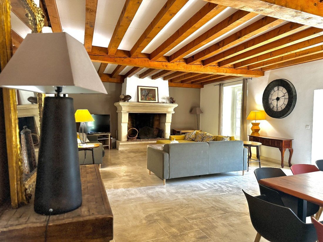 Villa in Châteauneuf-du-Pape, Provence-Alpes-Côte d'Azur, France 3 - 17796899