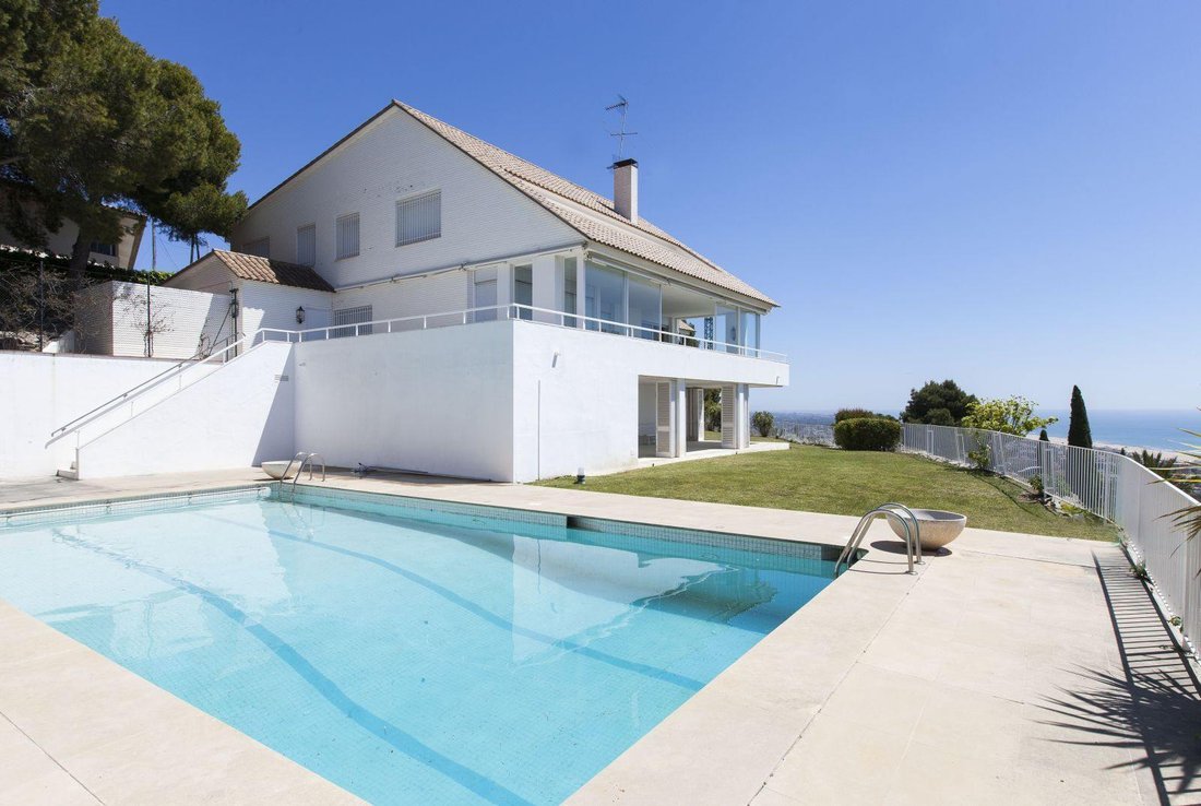 Villa à Castelldefels, Catalogne, Espagne 2 - 16988065
