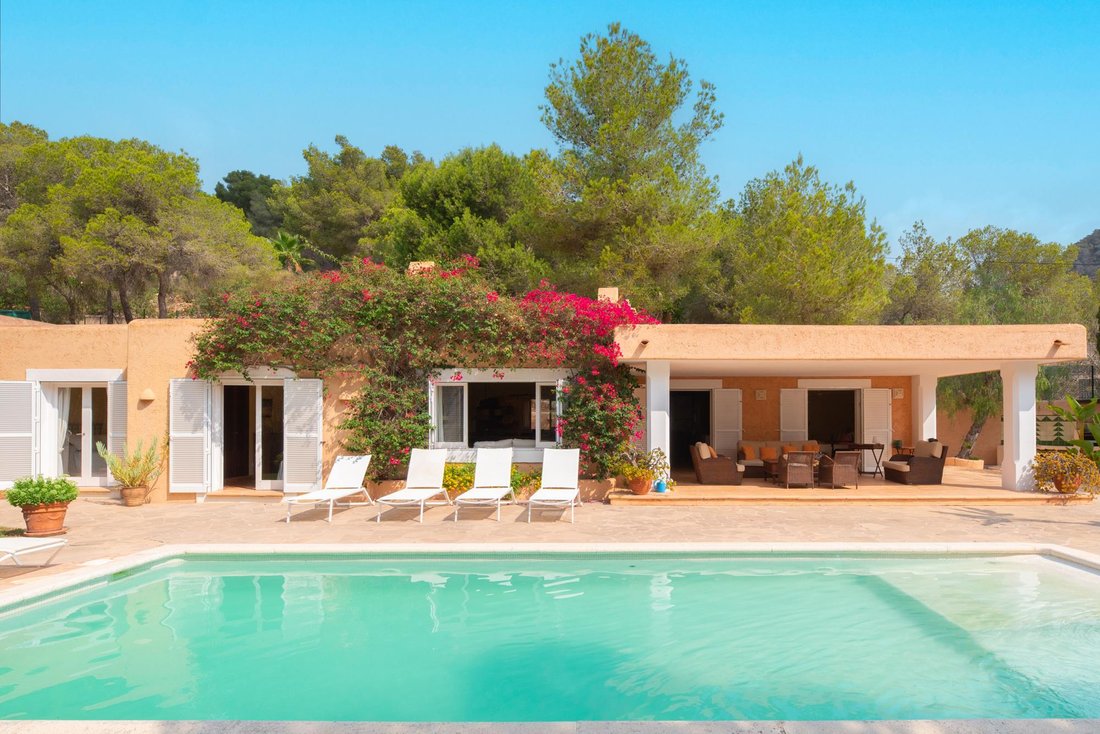 Villa in Sant Jordi de ses Salines, Sant Josep de sa Talaia, Balearic Islands 3 - 16988298