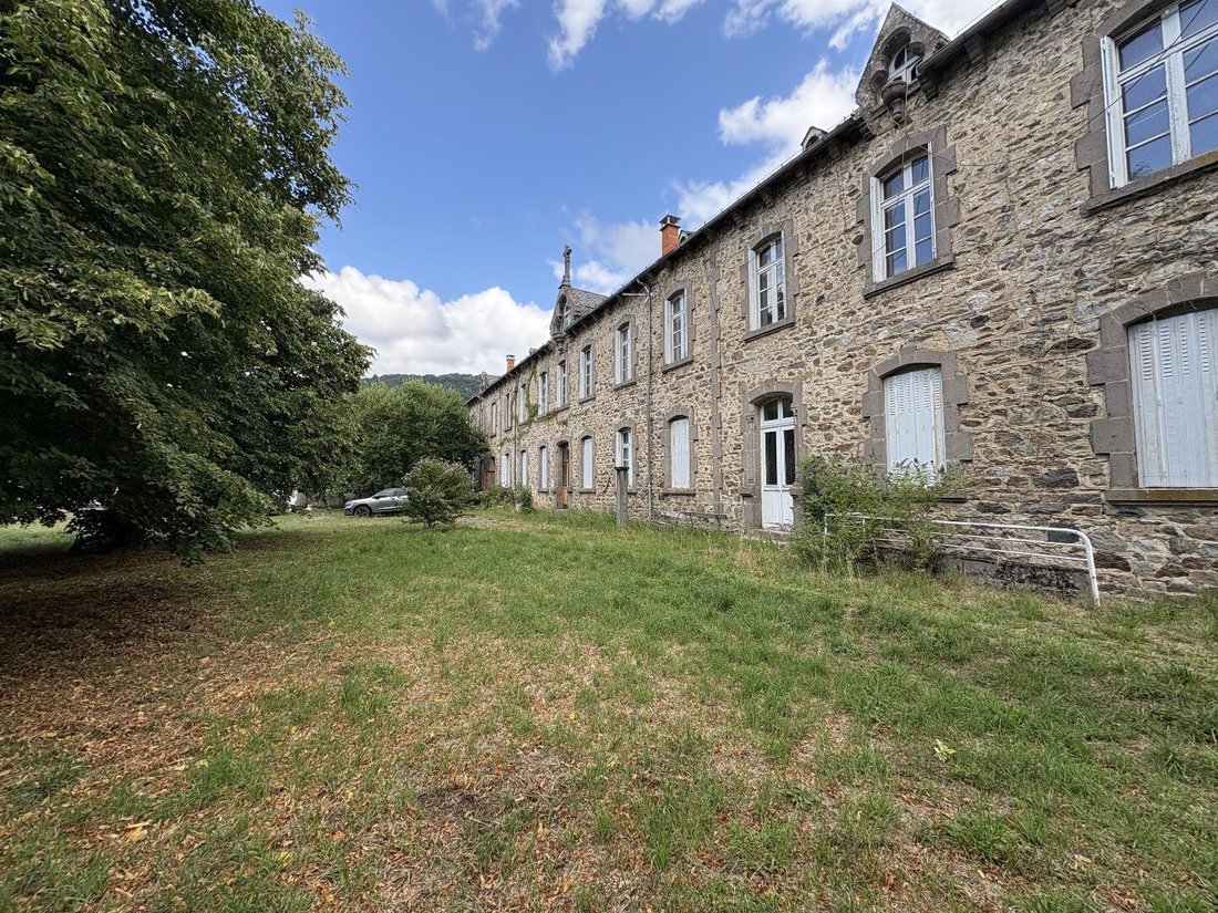 Villa in Condat, Auvergne-Rhône-Alpes, France 3 - 17796572