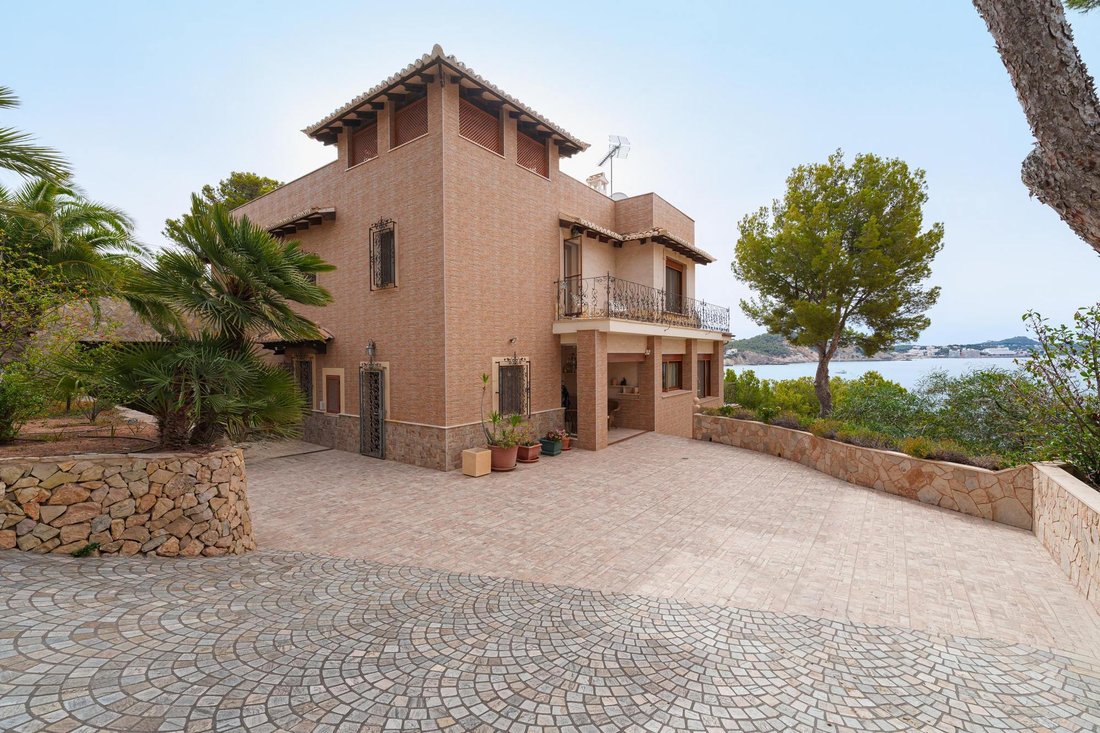 Villa in Cala Fornells, Calvia, Balearic Islands 2 - 16989361