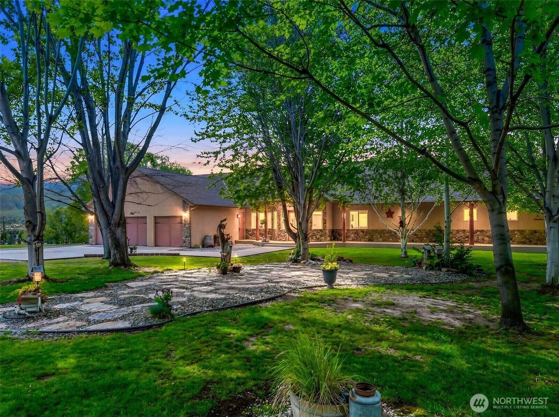 House in East Wenatchee, Washington, United States 1 - 17452451