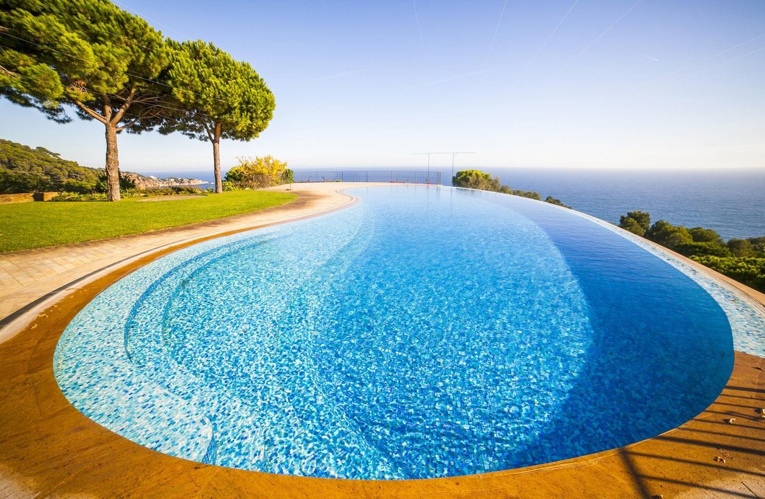 Villa in Sant Feliu de Guixols, Catalonia, Spain 1 - 16989753