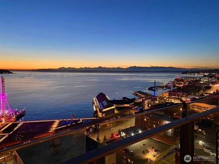 Condo in Seattle, Washington, United States 1 - 17385134
