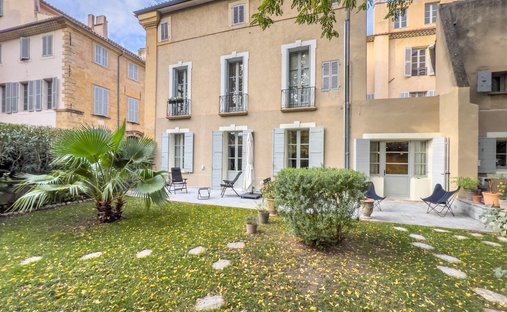 Apartment in Comtale-Cente-Cours Mirabeau, Aix-en-Provence, France 1