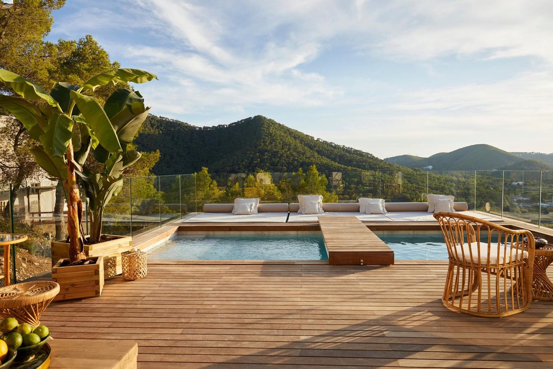 Villa in Cala Llonga, Ibiza, Santa Eularia des Riu, Balearic Islands 2 - 16989388
