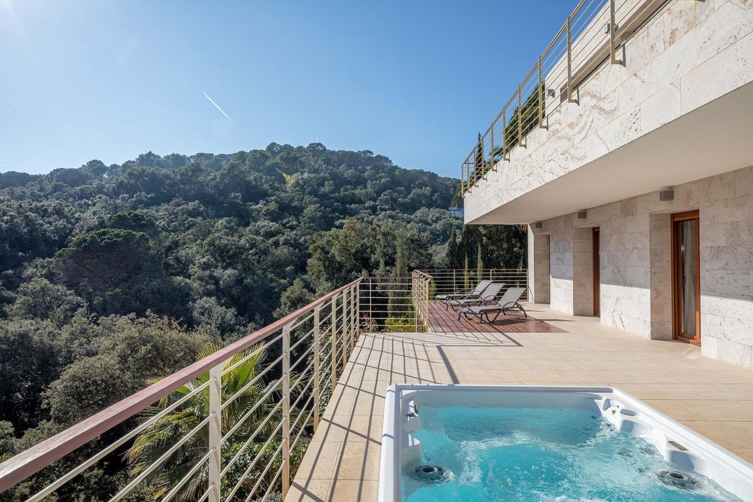 Villa in Tossa de Mar, Catalonia, Spain 2 - 16989582