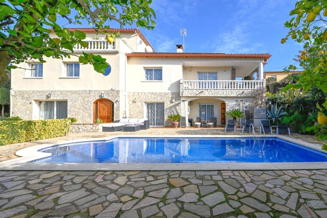 Villa in Calonge i Sant Antoni, Catalonia, Spain 3 - 16989699
