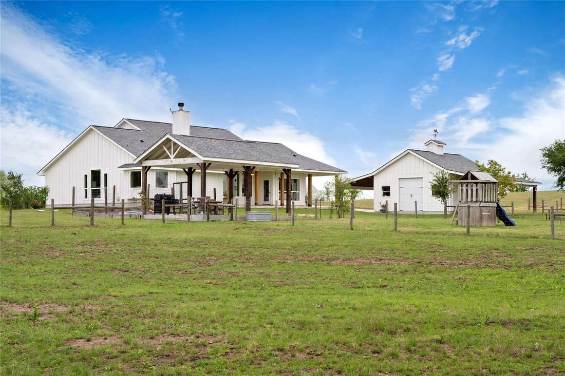 House in Elgin, Texas, United States 5 - 17795511