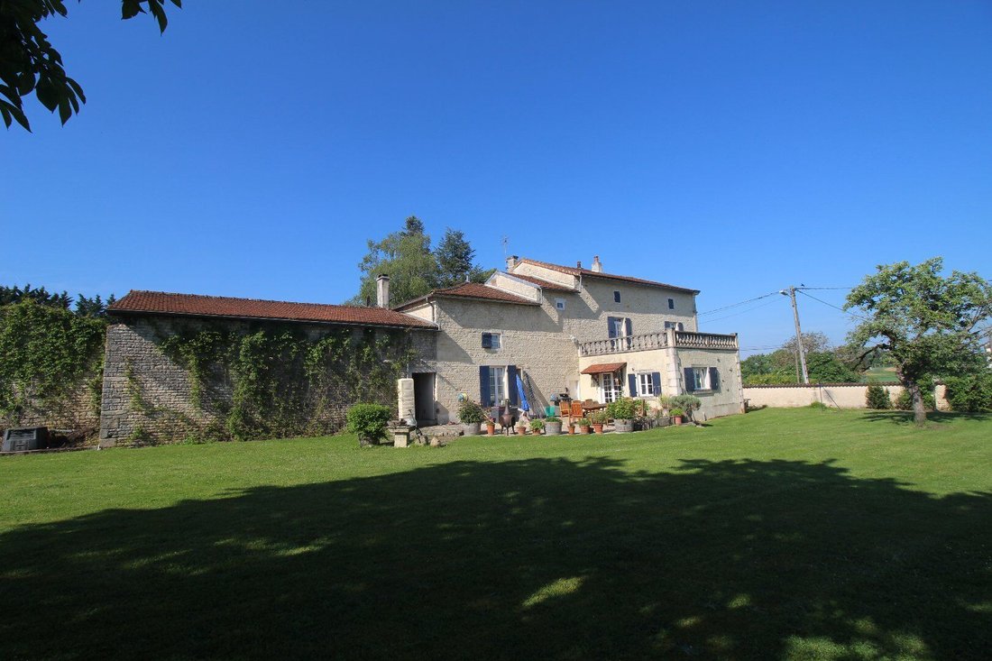 Villa in Vinax, Nouvelle-Aquitaine, France 4 - 17796560