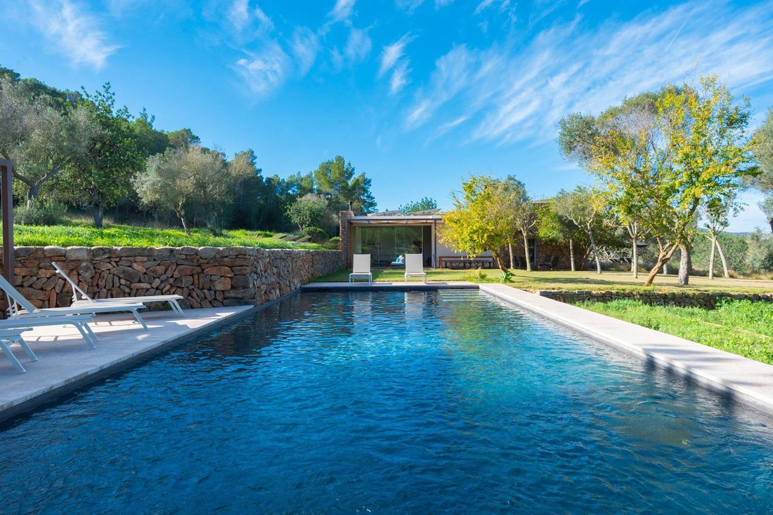 Villa in Santa Eularia des Riu, Balearic Islands, Spain 2 - 16989315