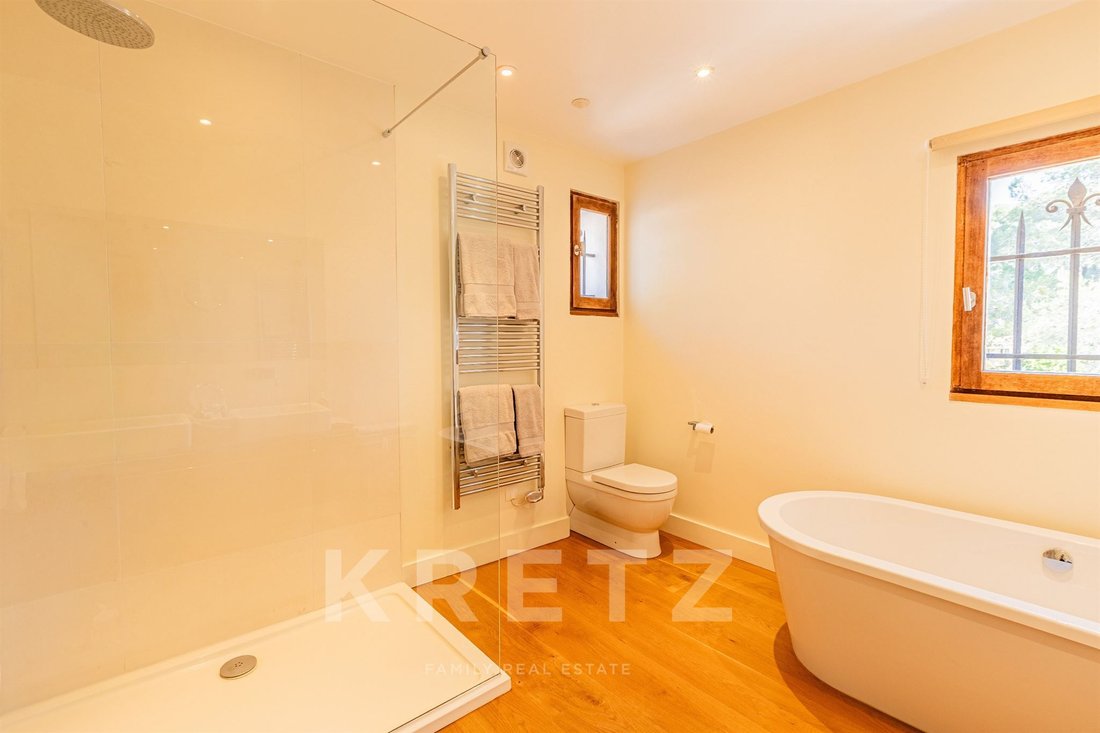 House in Mougins, Provence-Alpes-Côte d'Azur, France 5 - 17797507